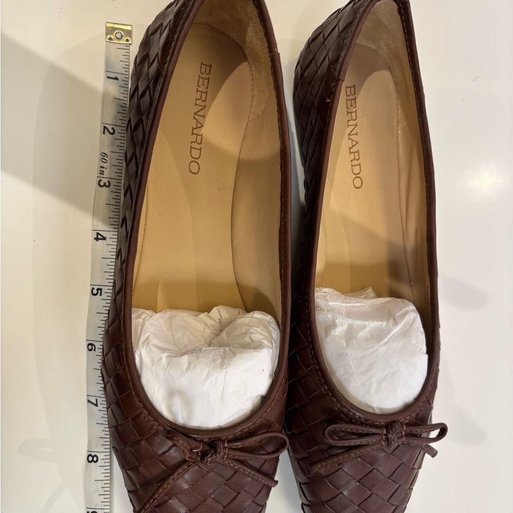 New Bernardo Woven Leather Ballet Flats in women’s size 7M.